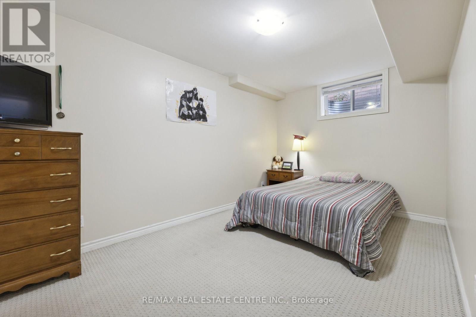 12 BARNETT ST