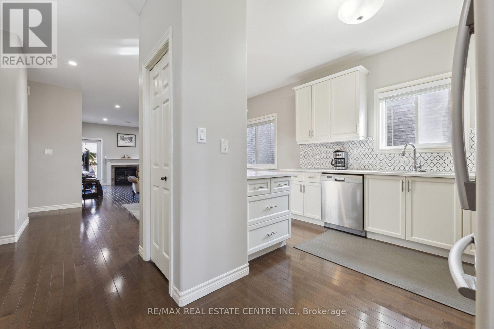 12 BARNETT ST