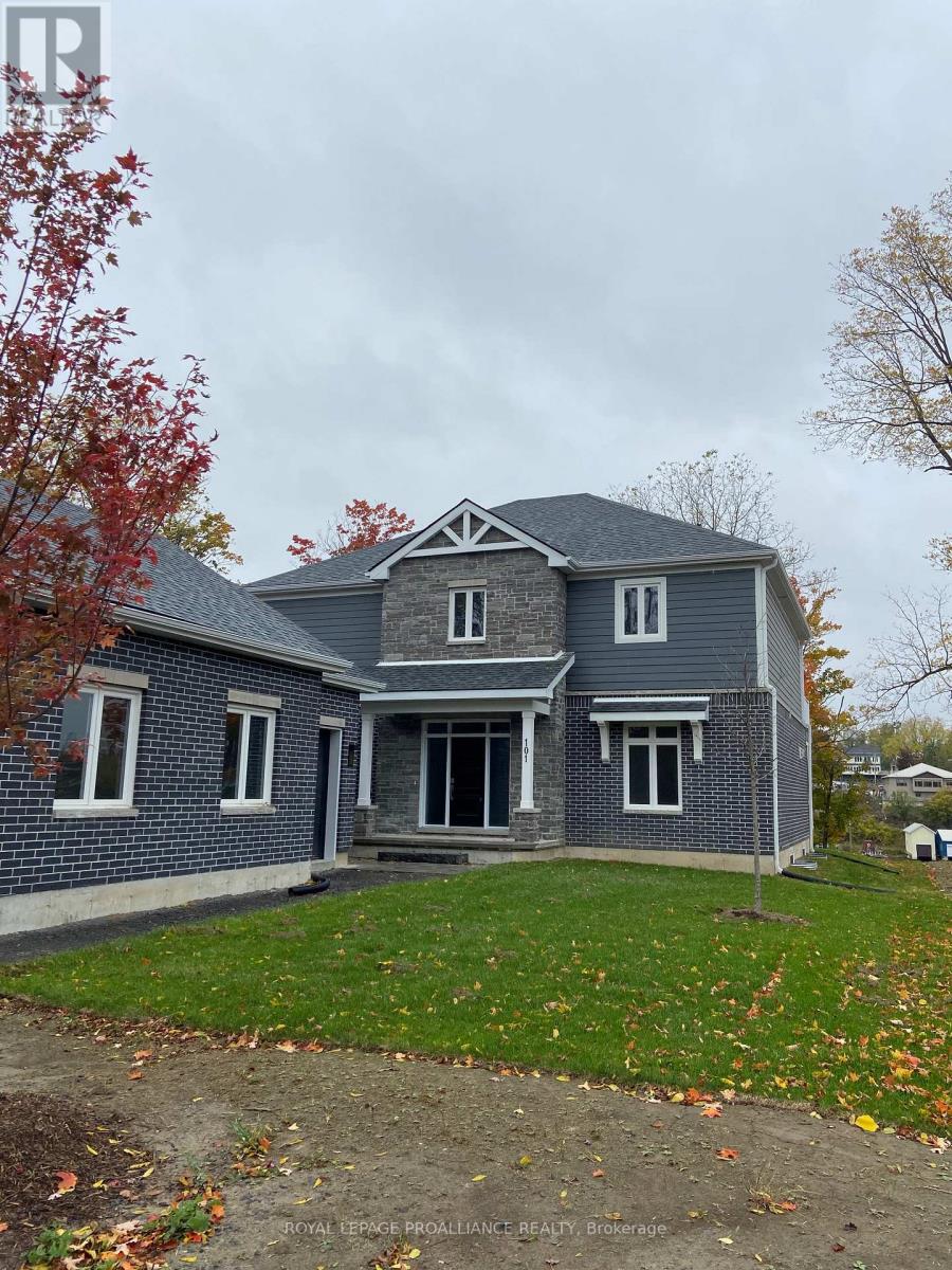 101 VILLENEUVE DR