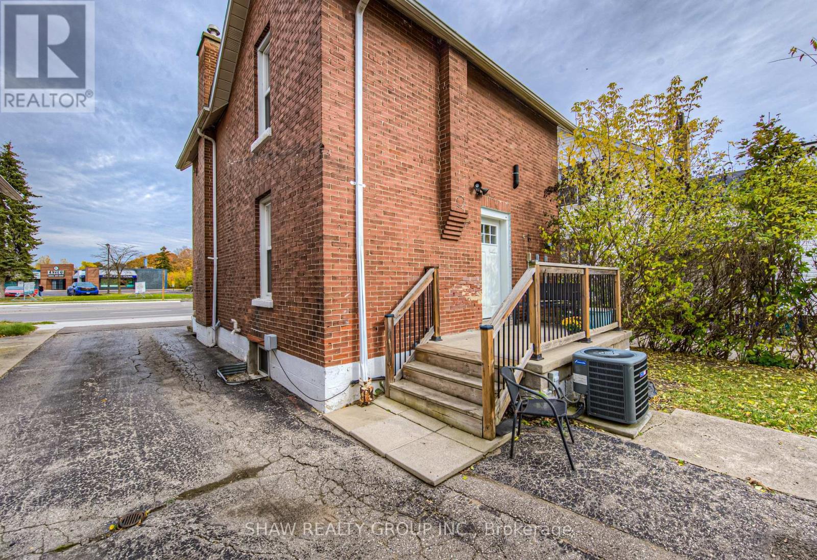 306 DUNDAS STREET NORTH ST N
