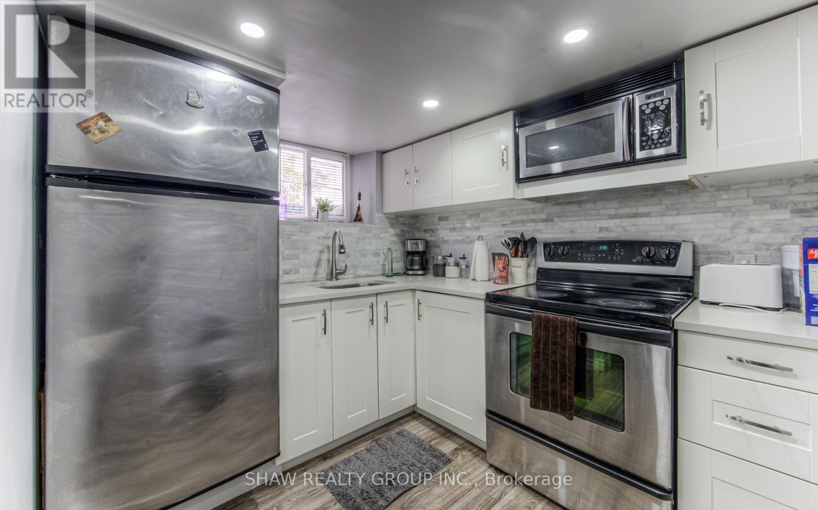 306 DUNDAS STREET NORTH ST N