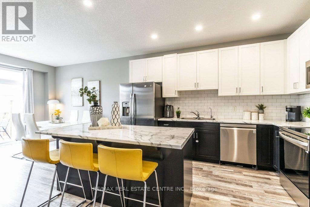 #17 -1023 DEVONSHIRE AVE, #17
