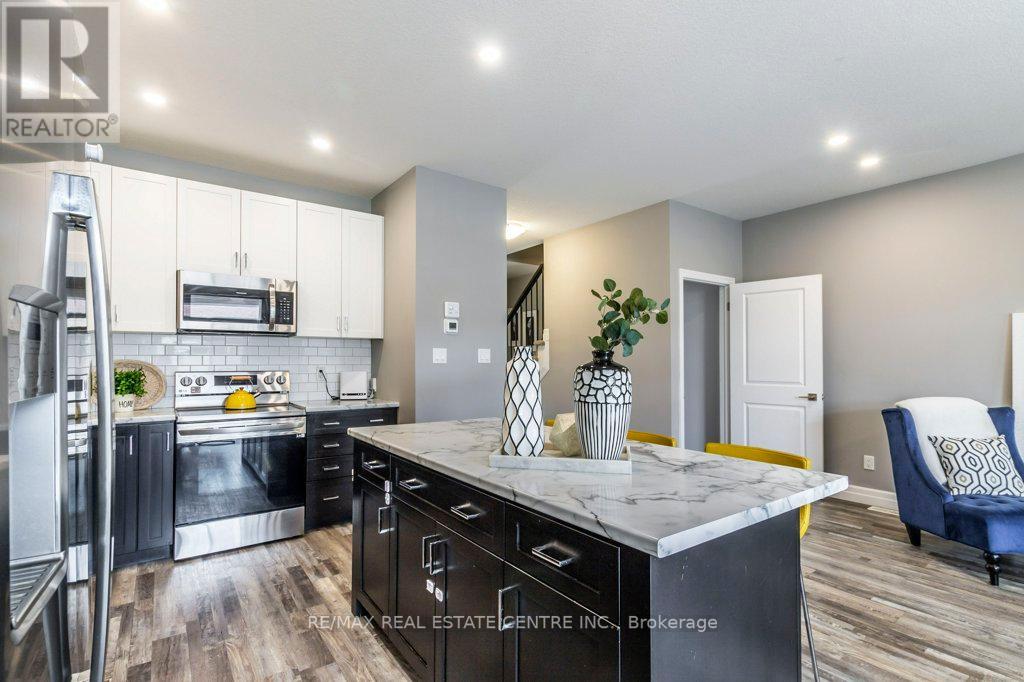 #17 -1023 DEVONSHIRE AVE, #17