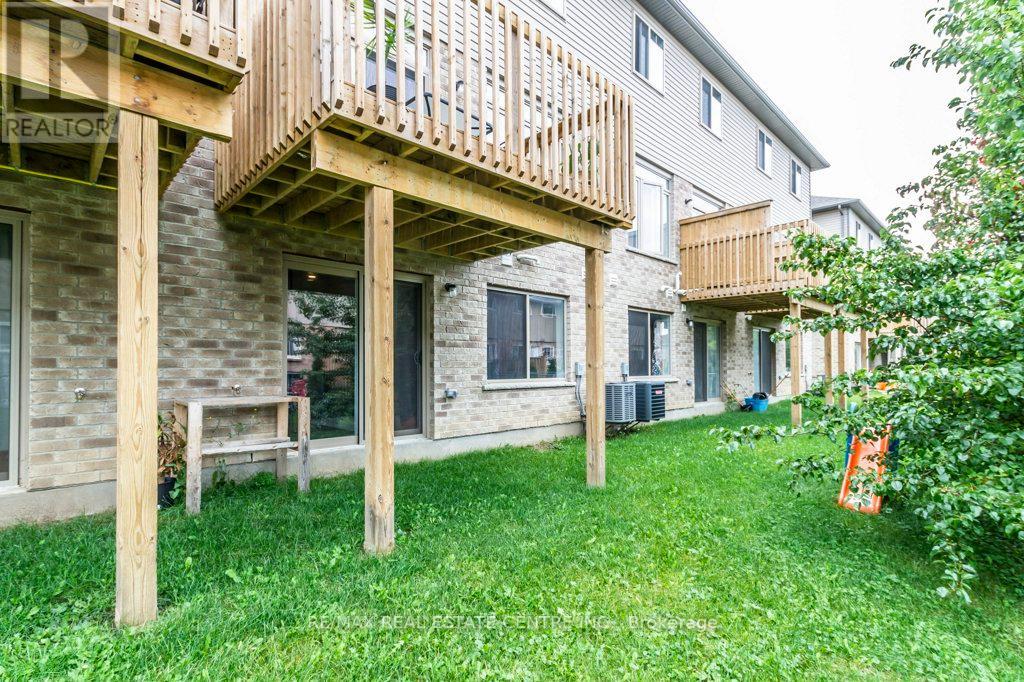 #17 -1023 DEVONSHIRE AVE, #17