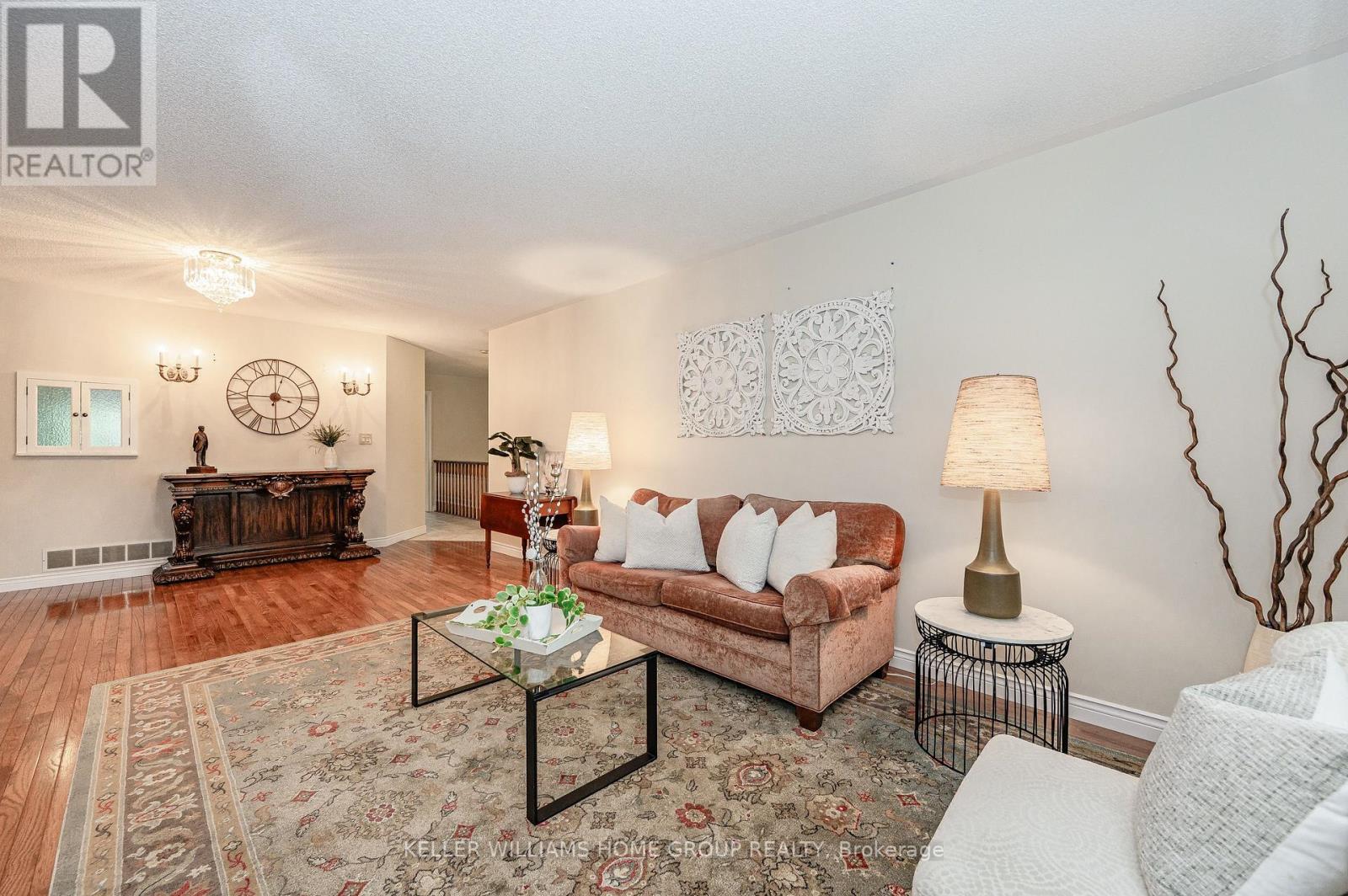 12 SPRUCEHAVEN CRT