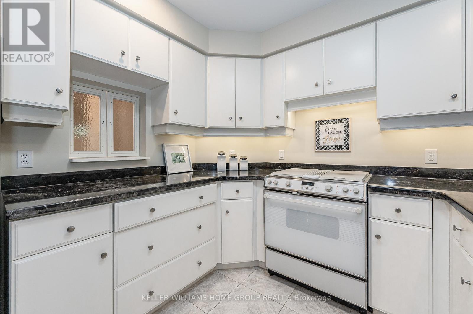 12 SPRUCEHAVEN CRT