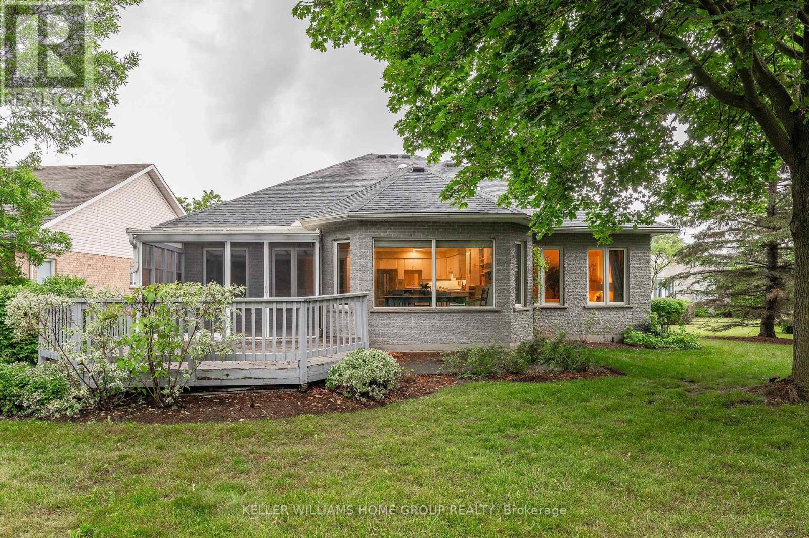 12 SPRUCEHAVEN CRT