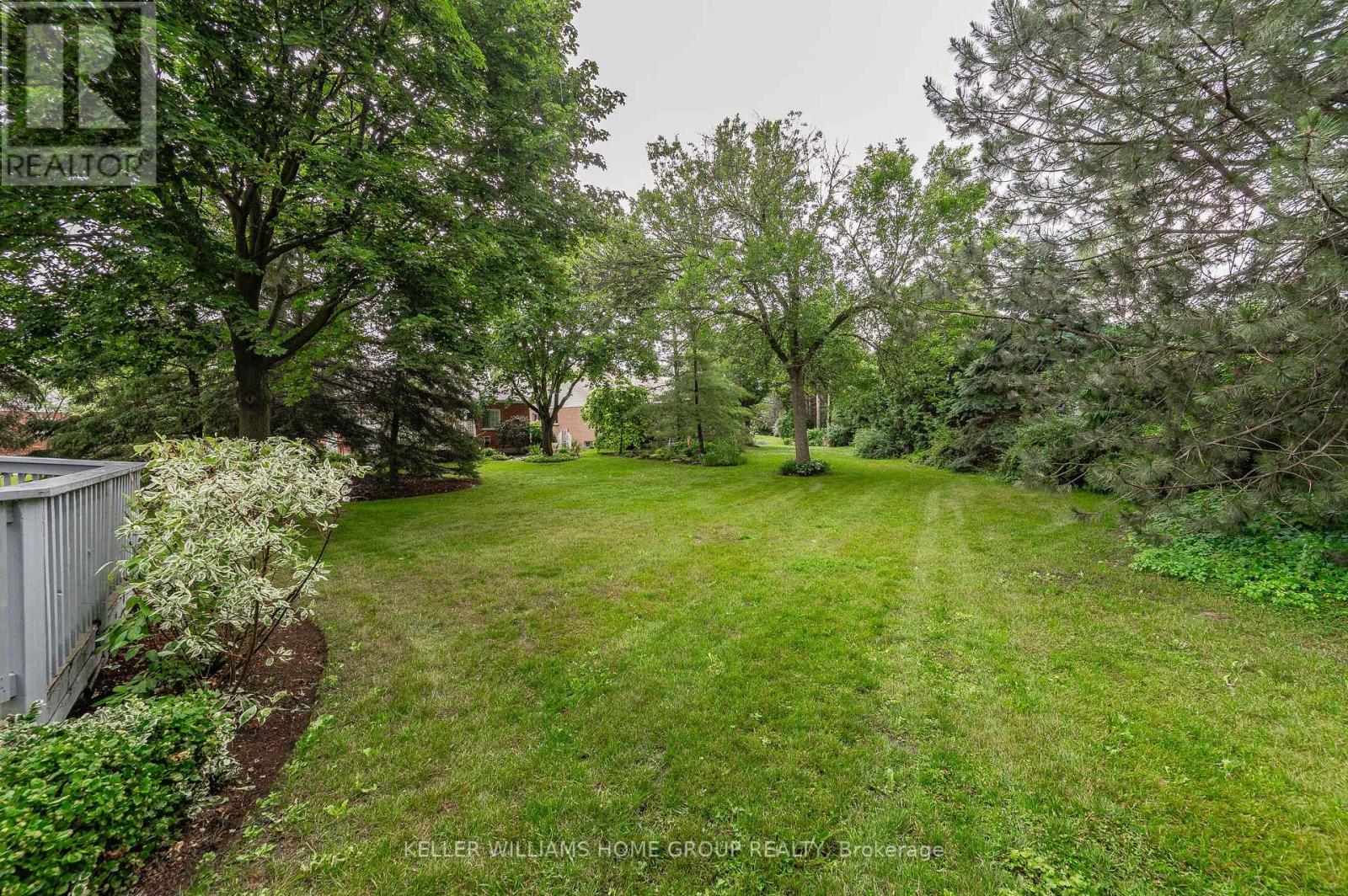 12 SPRUCEHAVEN CRT