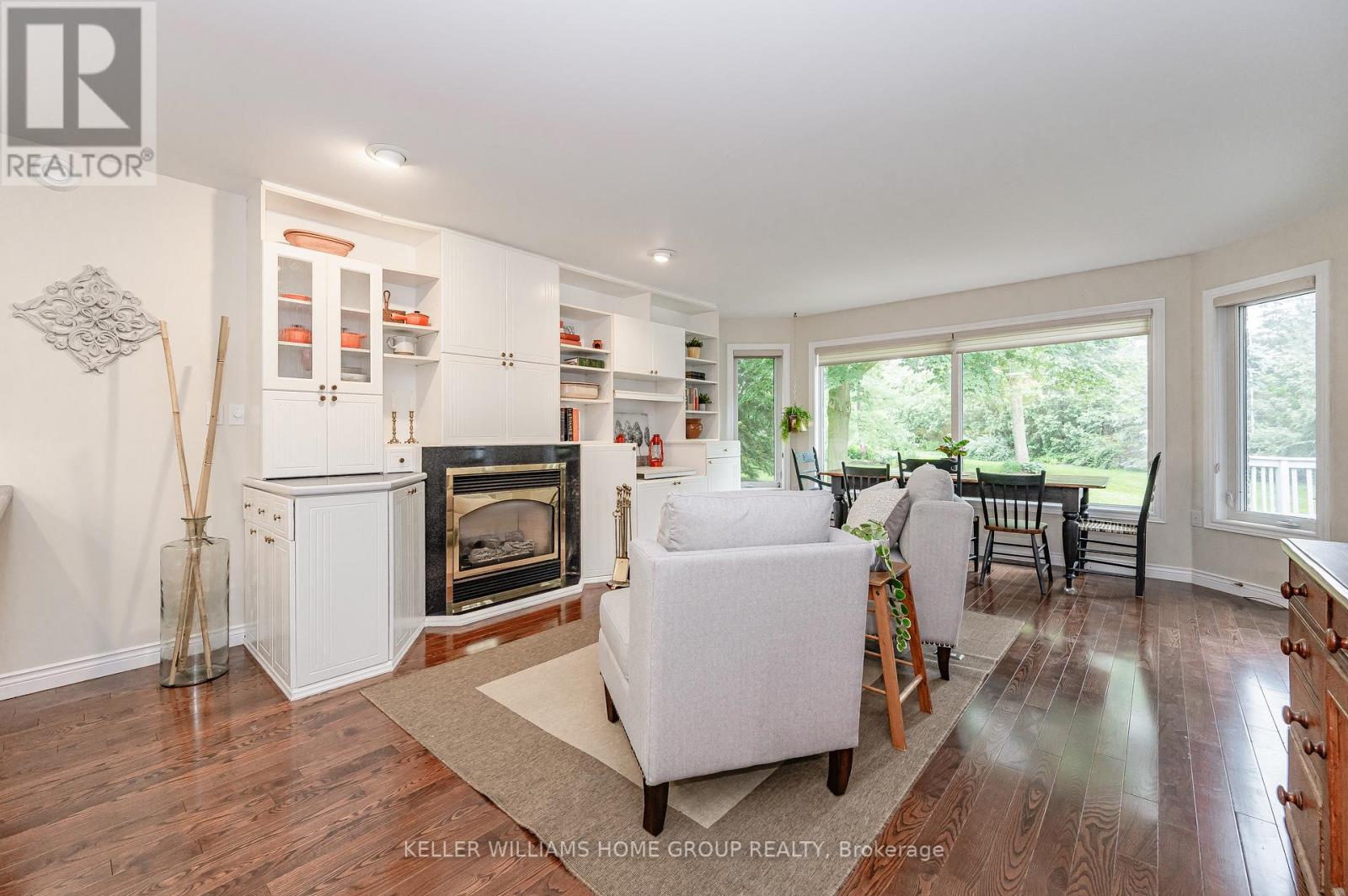 12 SPRUCEHAVEN CRT