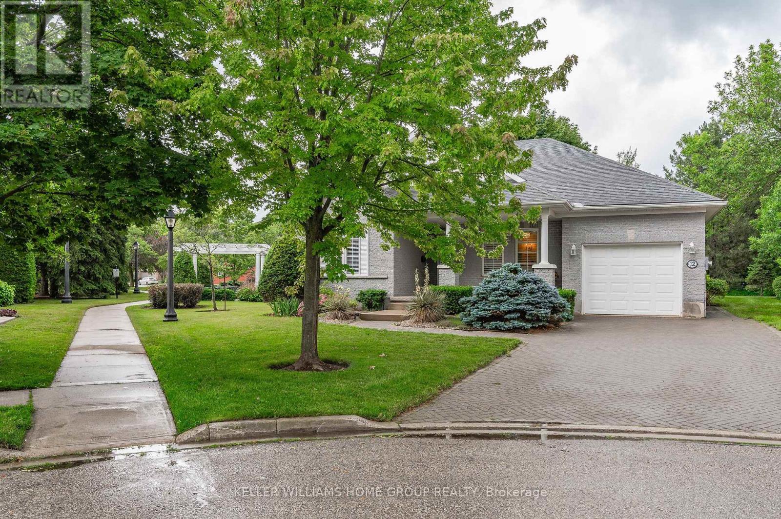 12 SPRUCEHAVEN CRT