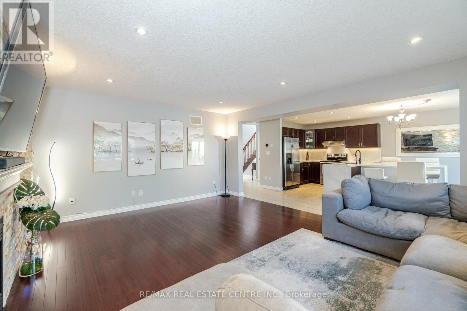 76 BARD BLVD