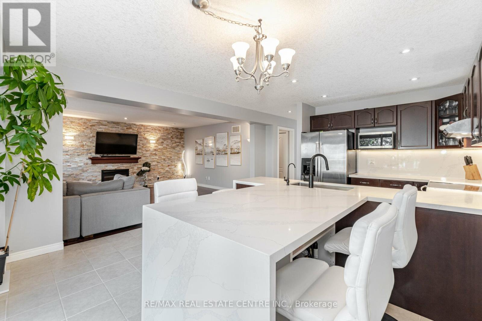 76 BARD BLVD