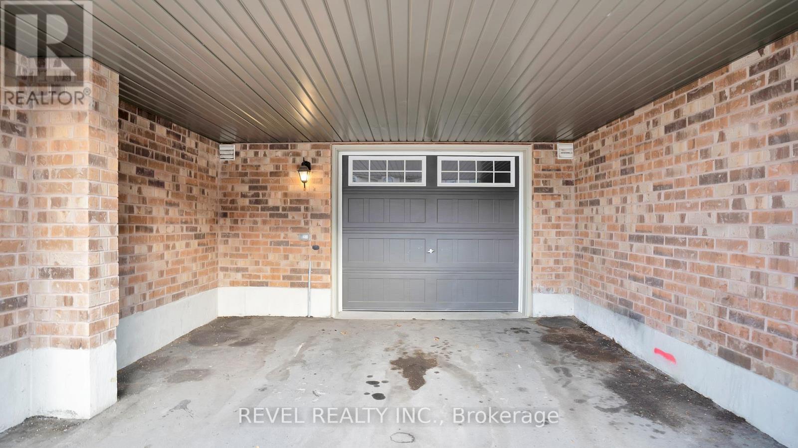 768 LINDEN DR
