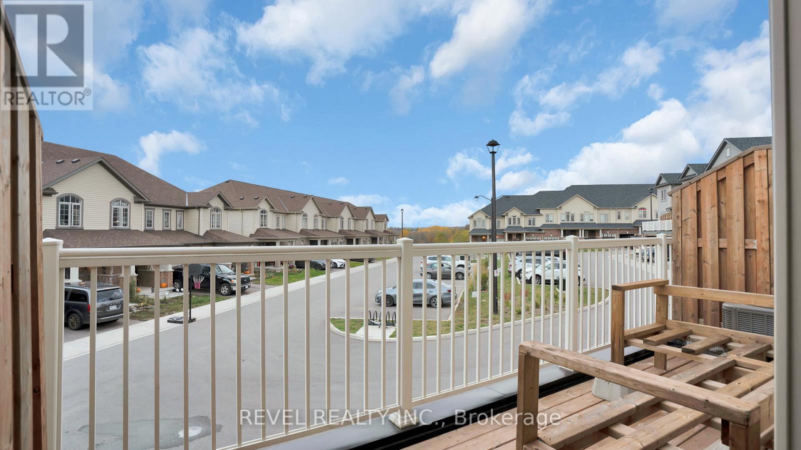 768 LINDEN DR
