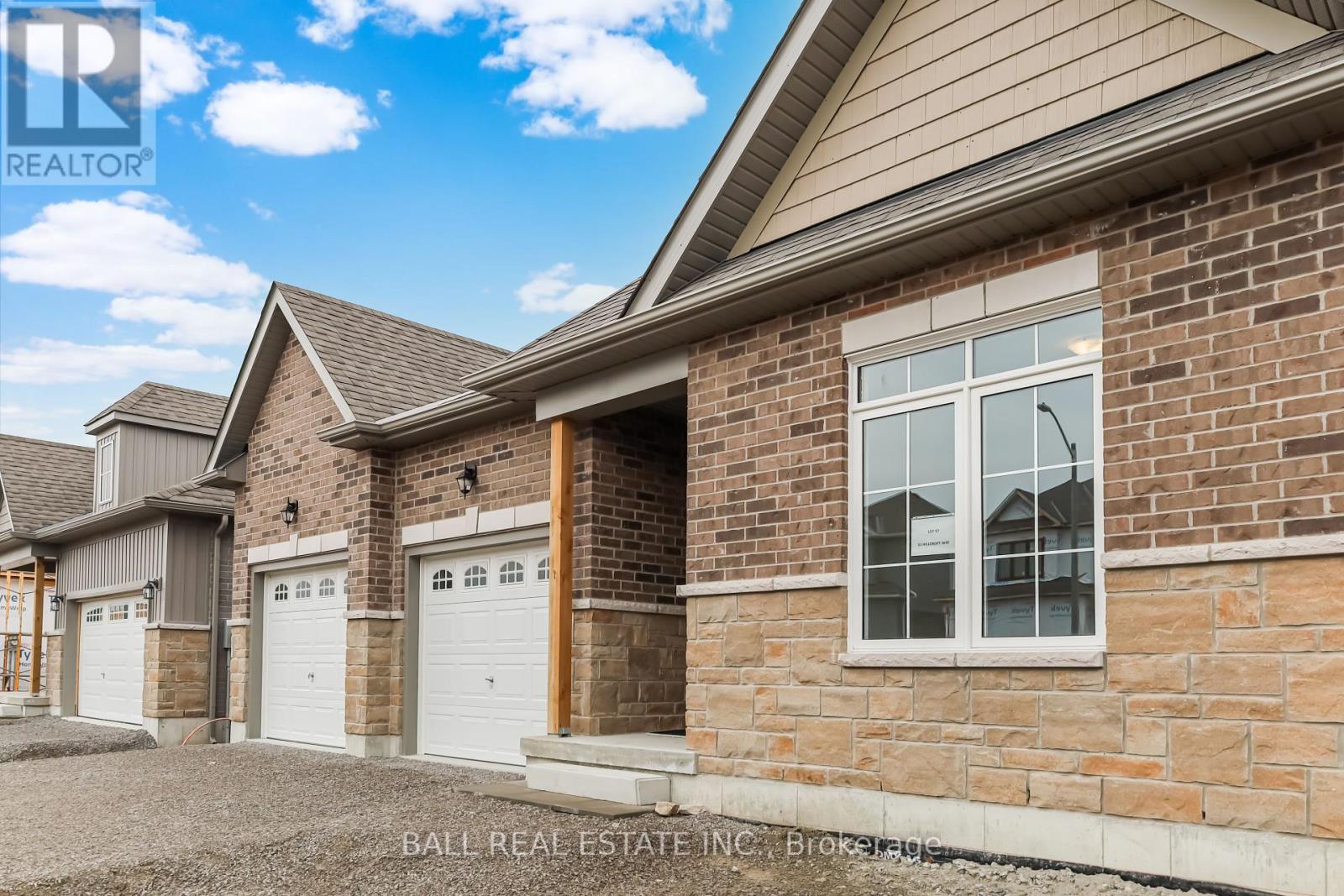 31 HILLCROFT WAY