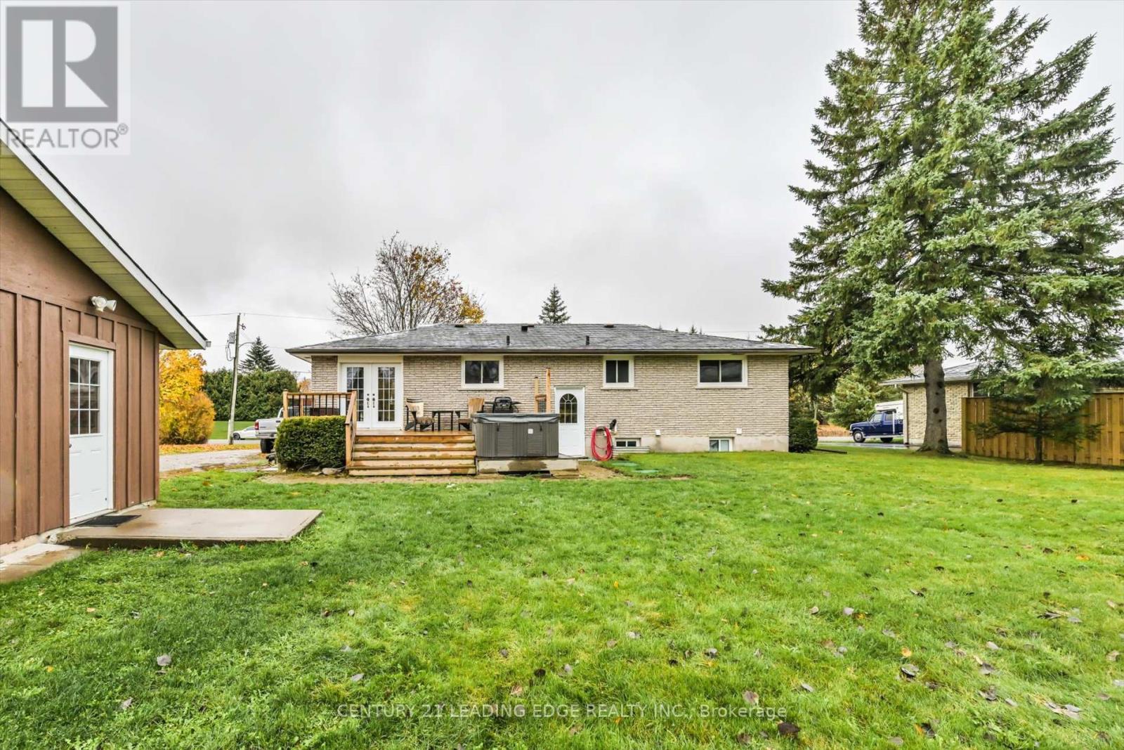 29 JANET DR