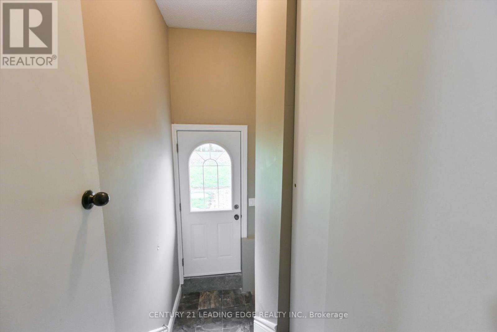 29 JANET DR