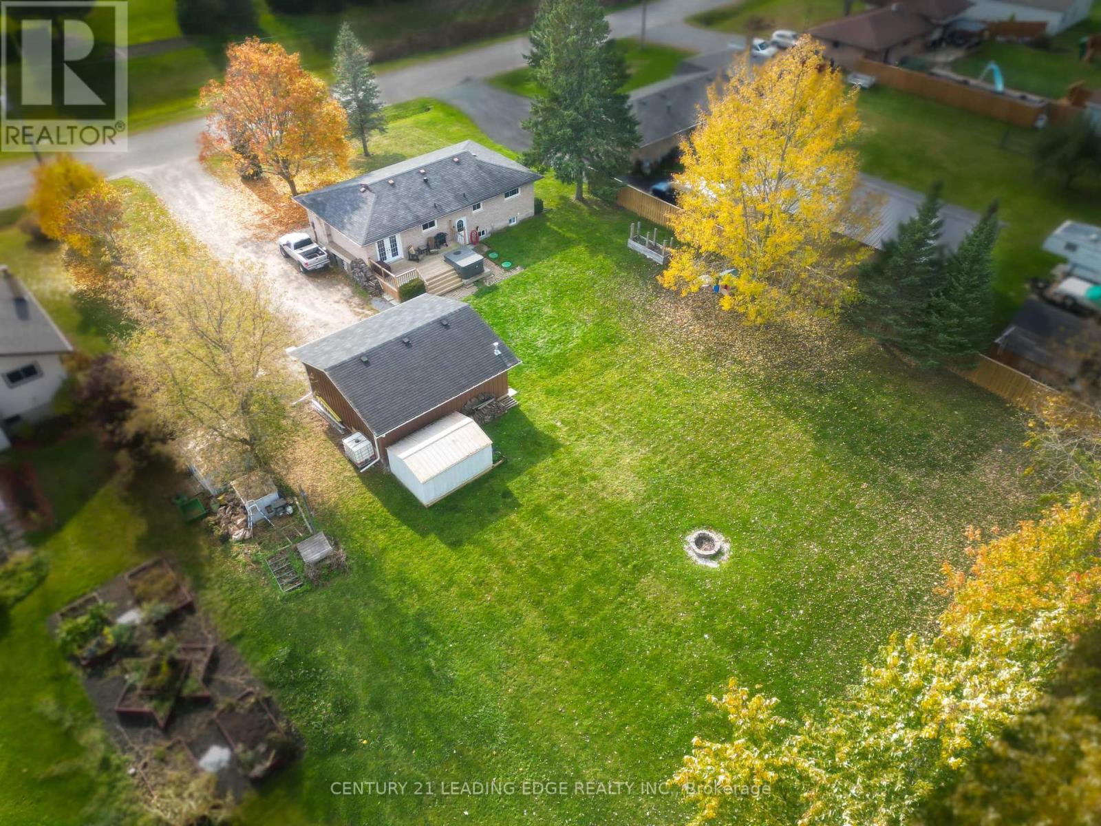 29 JANET DR