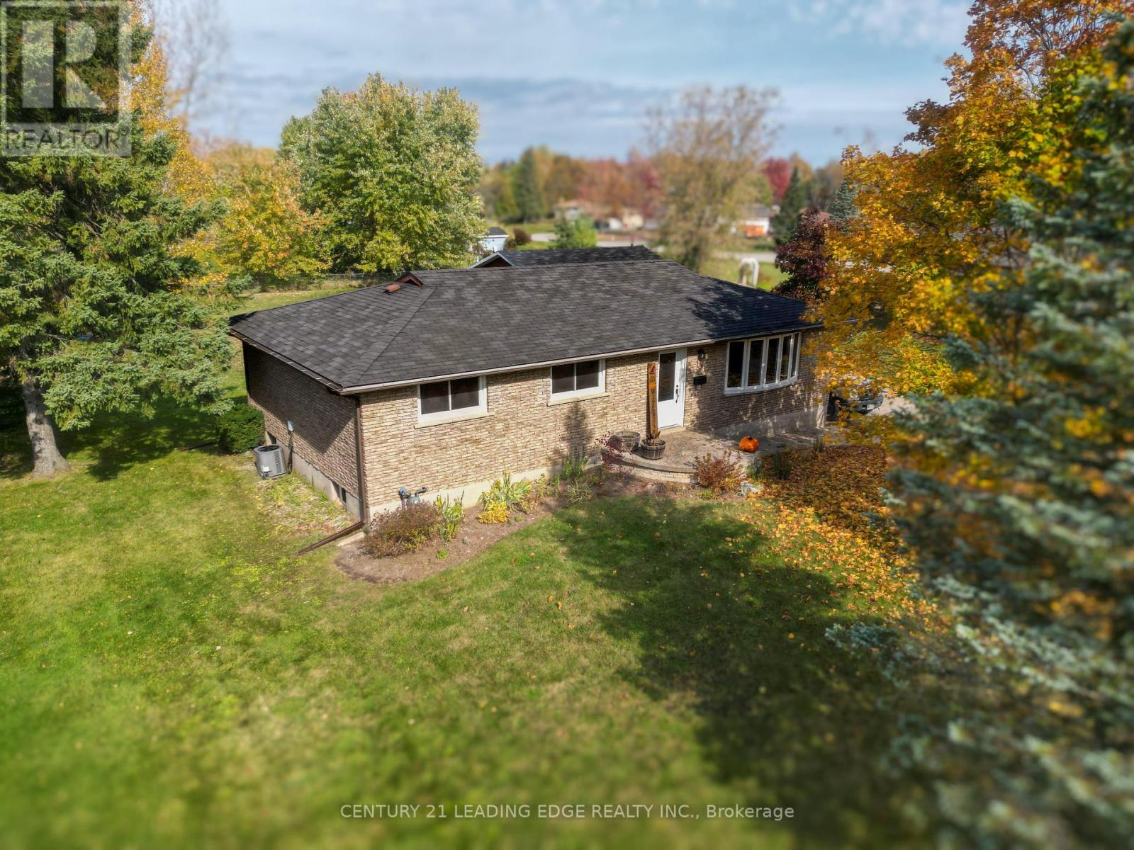 29 JANET DR