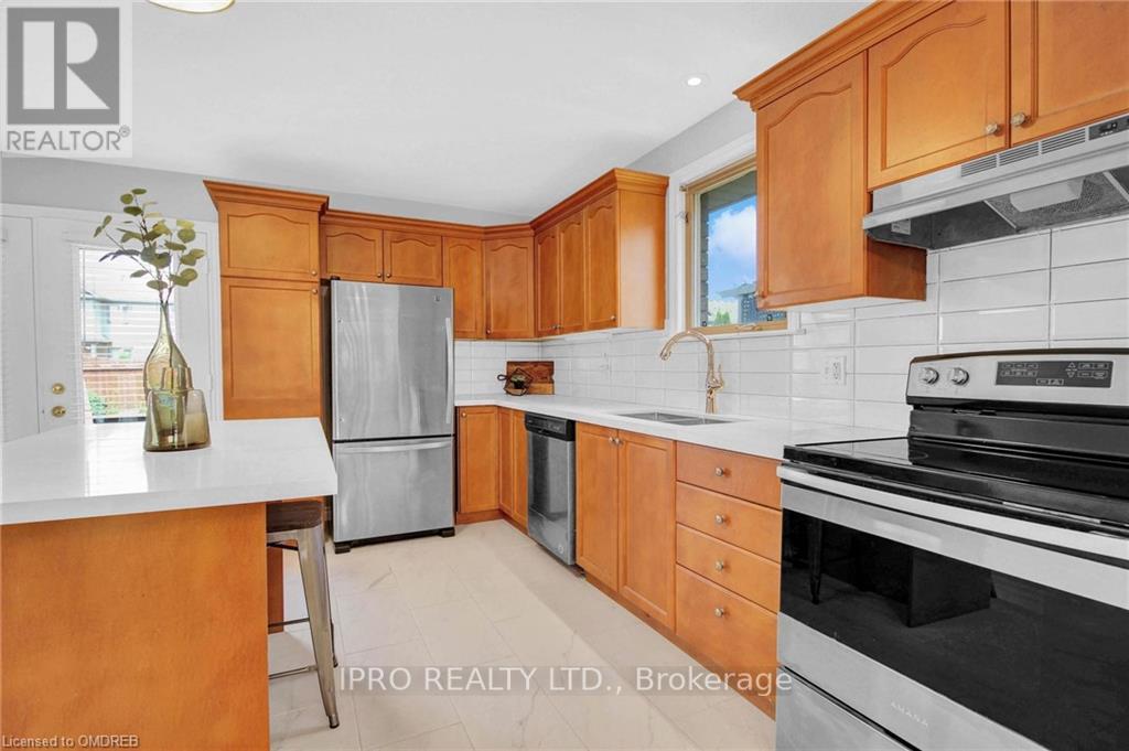 33 OSBORN AVE