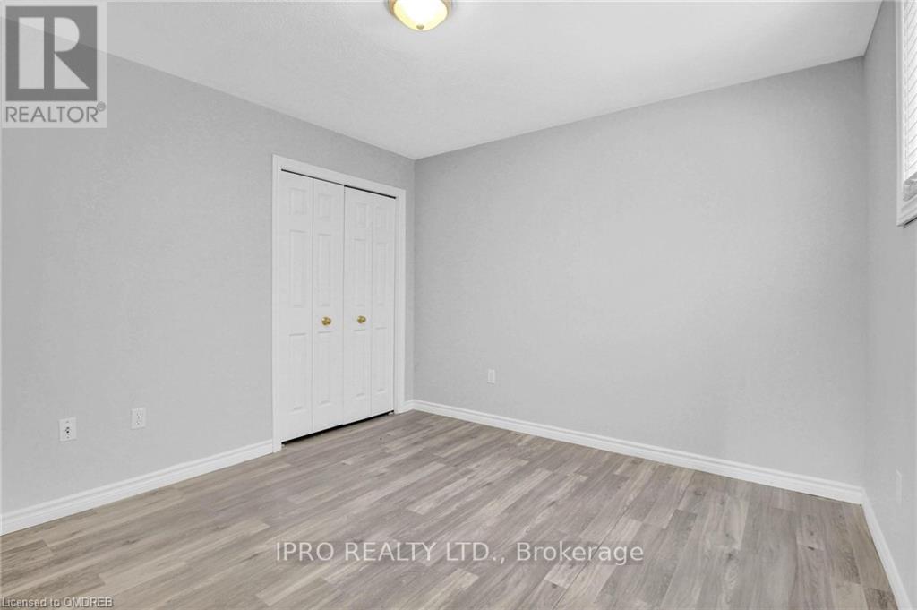 33 OSBORN AVE
