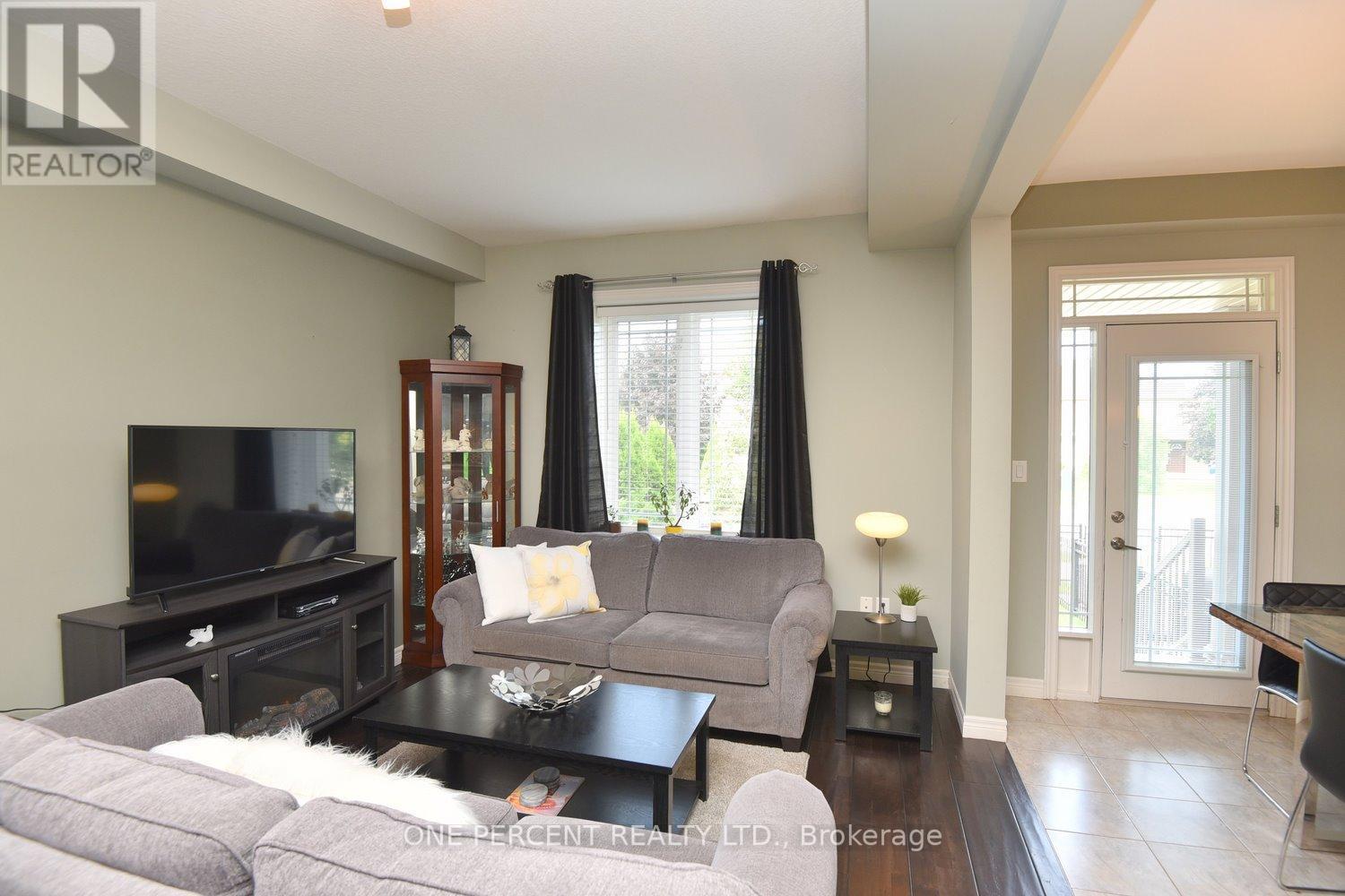 #4 -6 CHESTNUT DR, #4