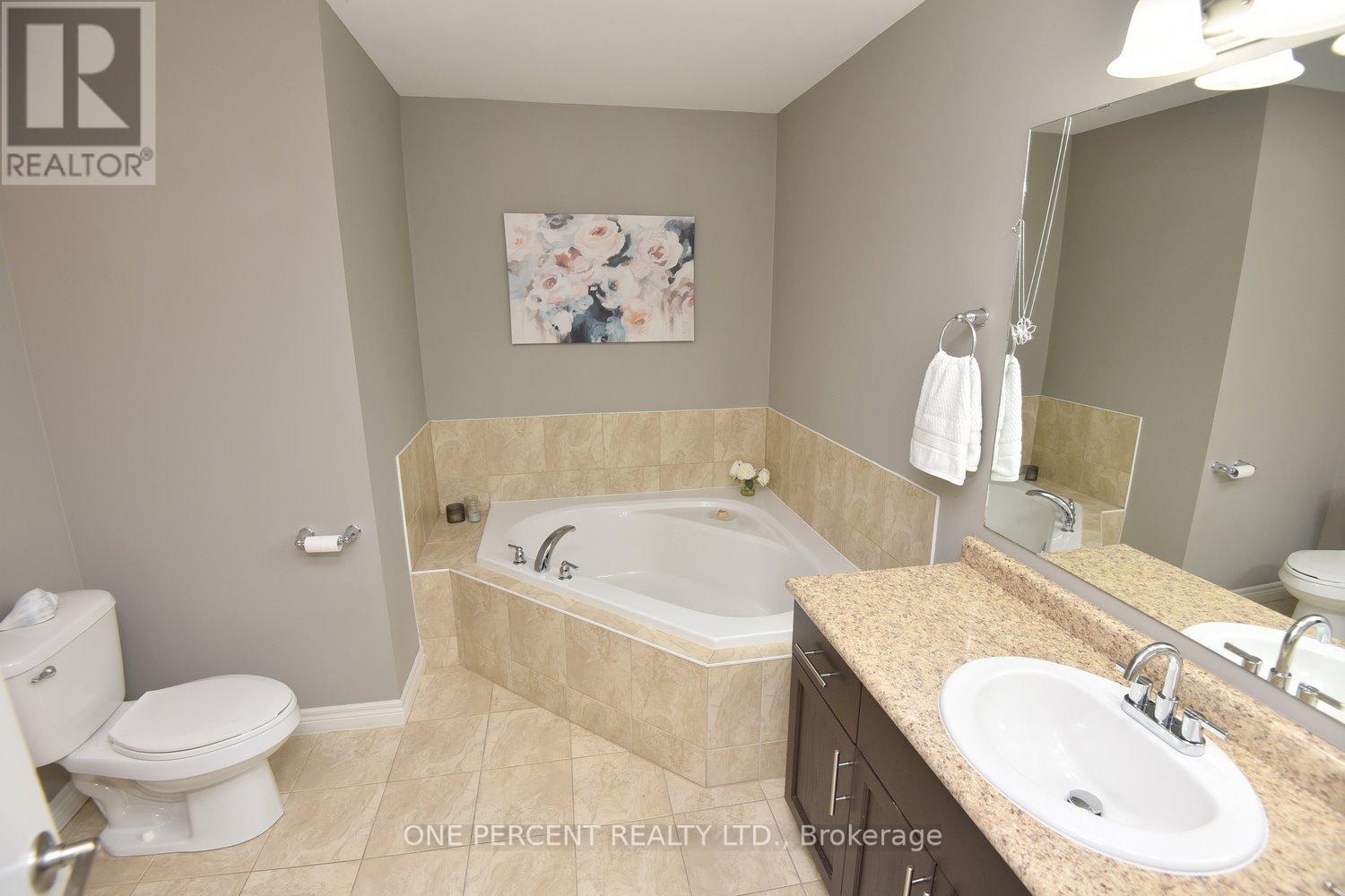 #4 -6 CHESTNUT DR, #4