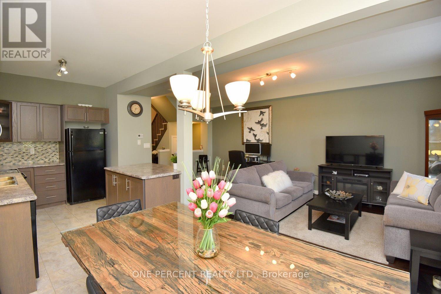 #4 -6 CHESTNUT DR, #4