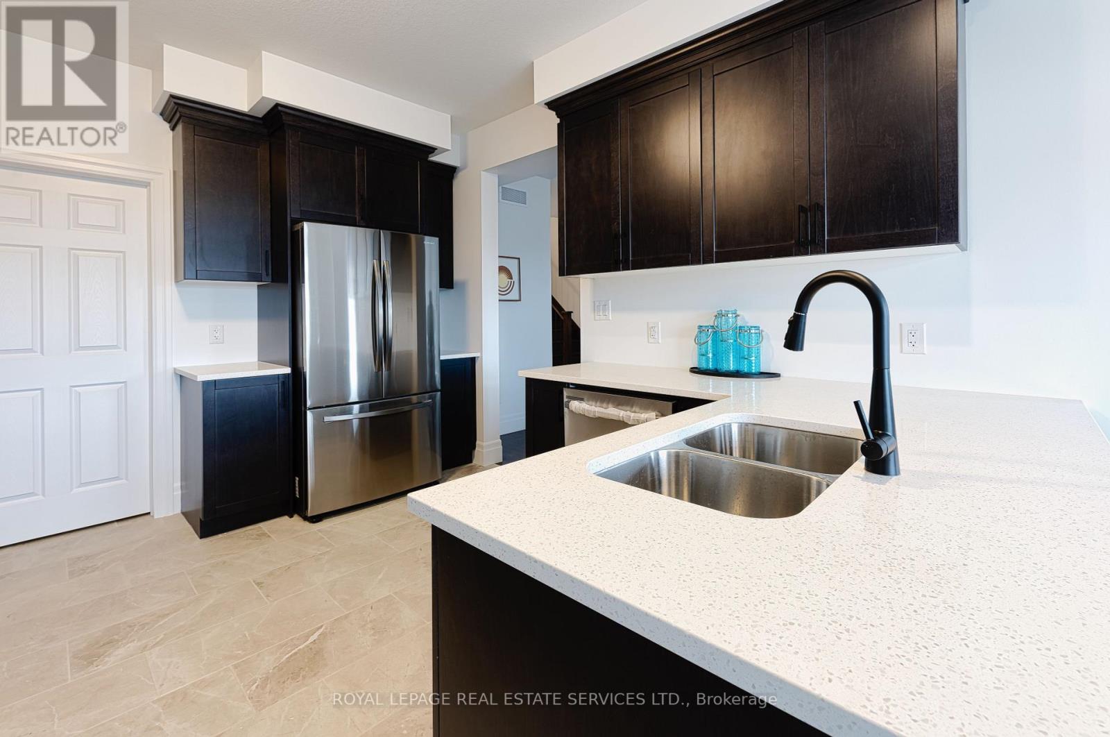 300 FREURE DR