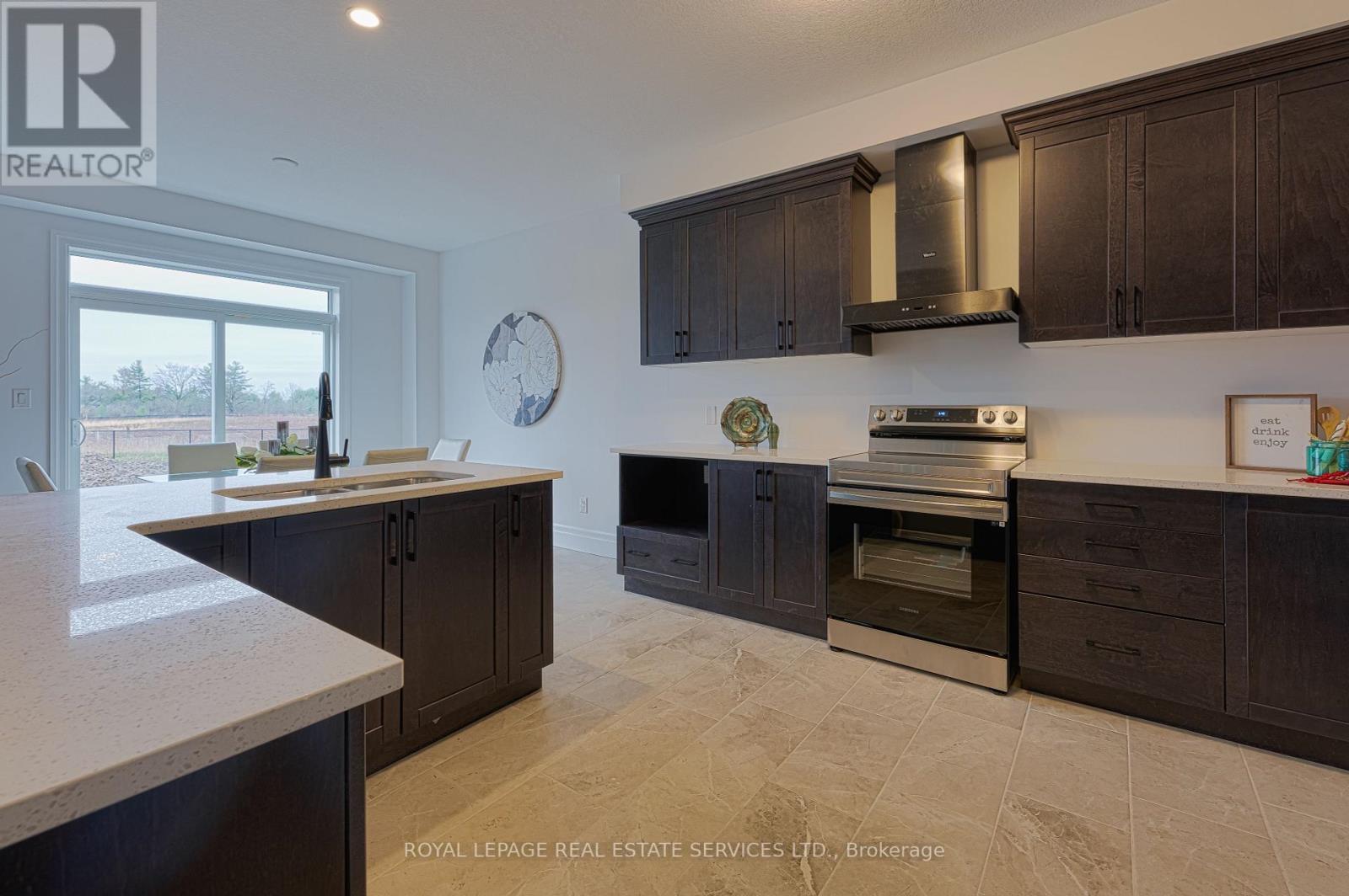 300 FREURE DR
