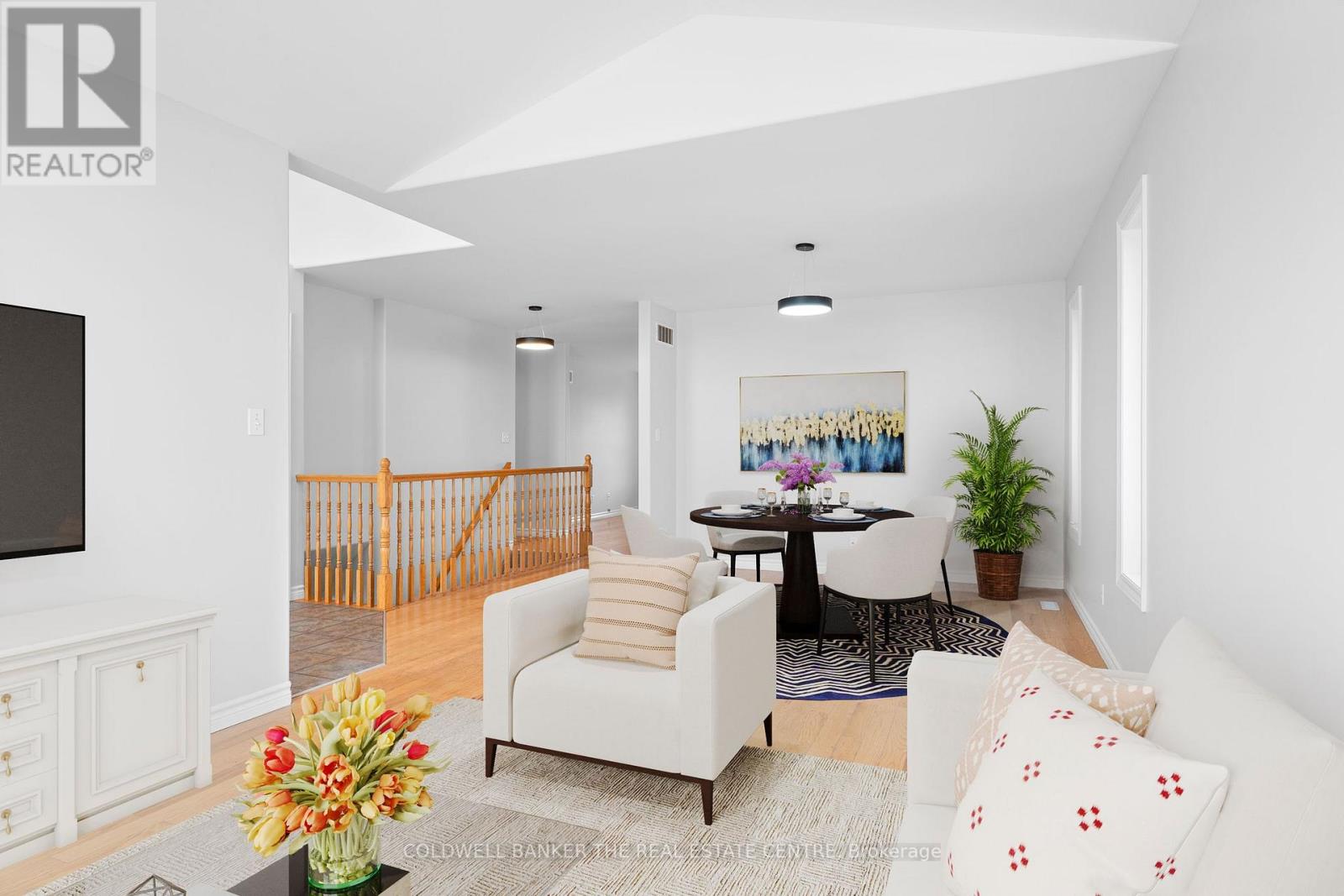 20 ESSEX DR E