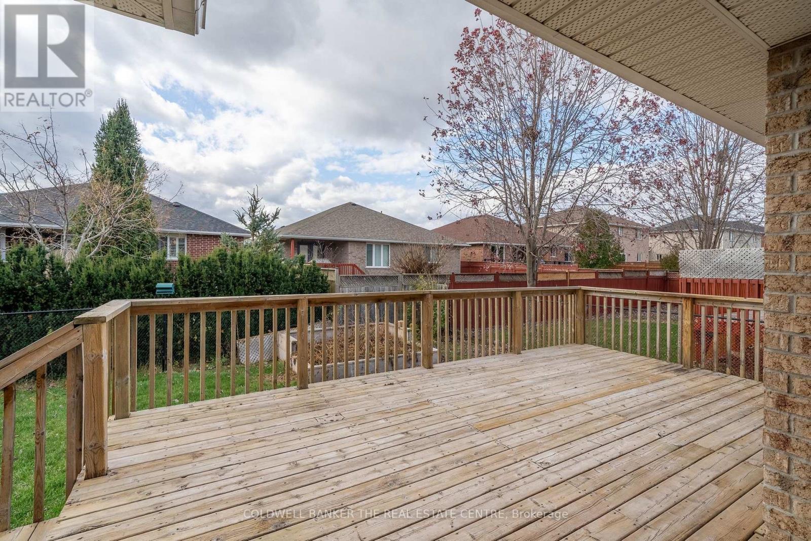 20 ESSEX DR E