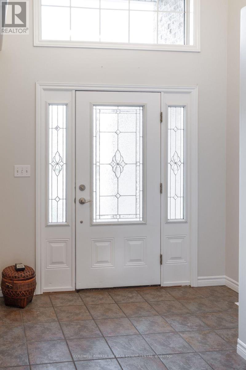 20 ESSEX DR E