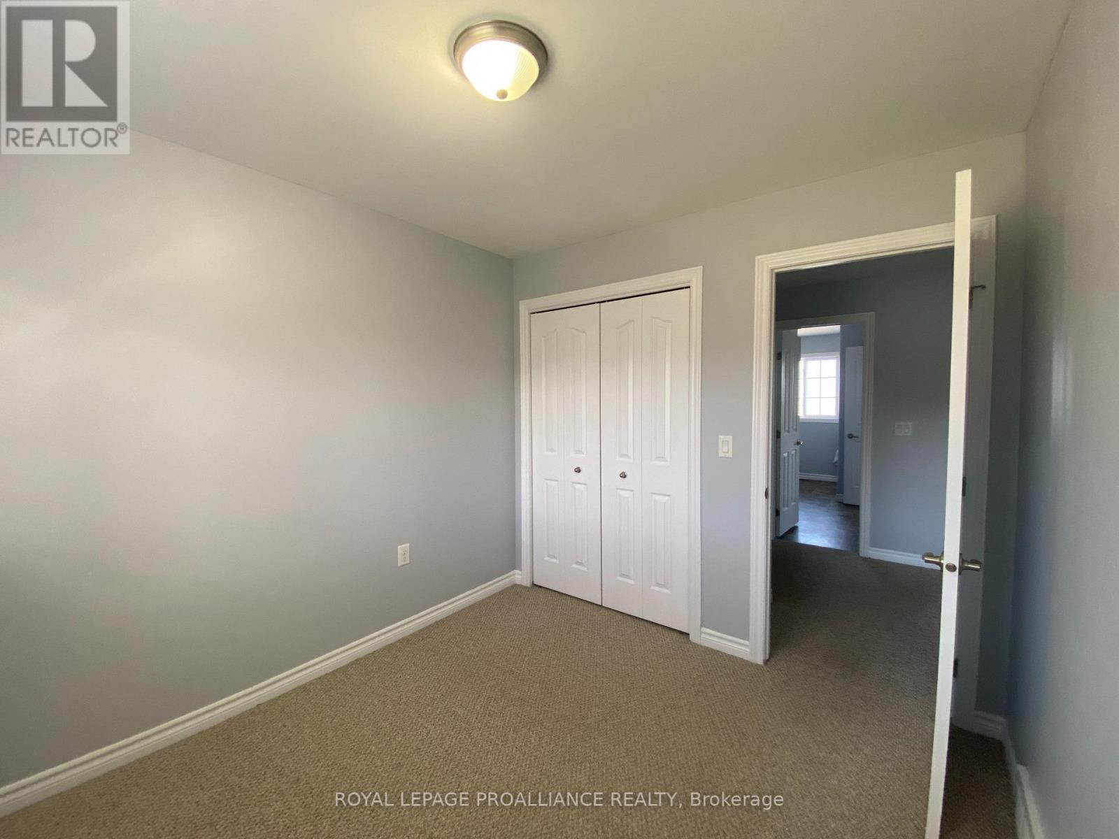 32 KARLEE CRT
