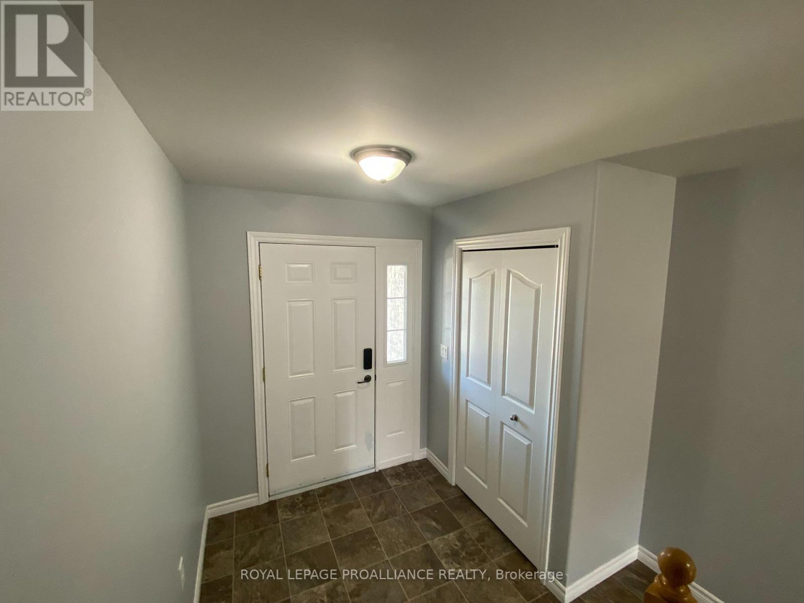32 KARLEE CRT