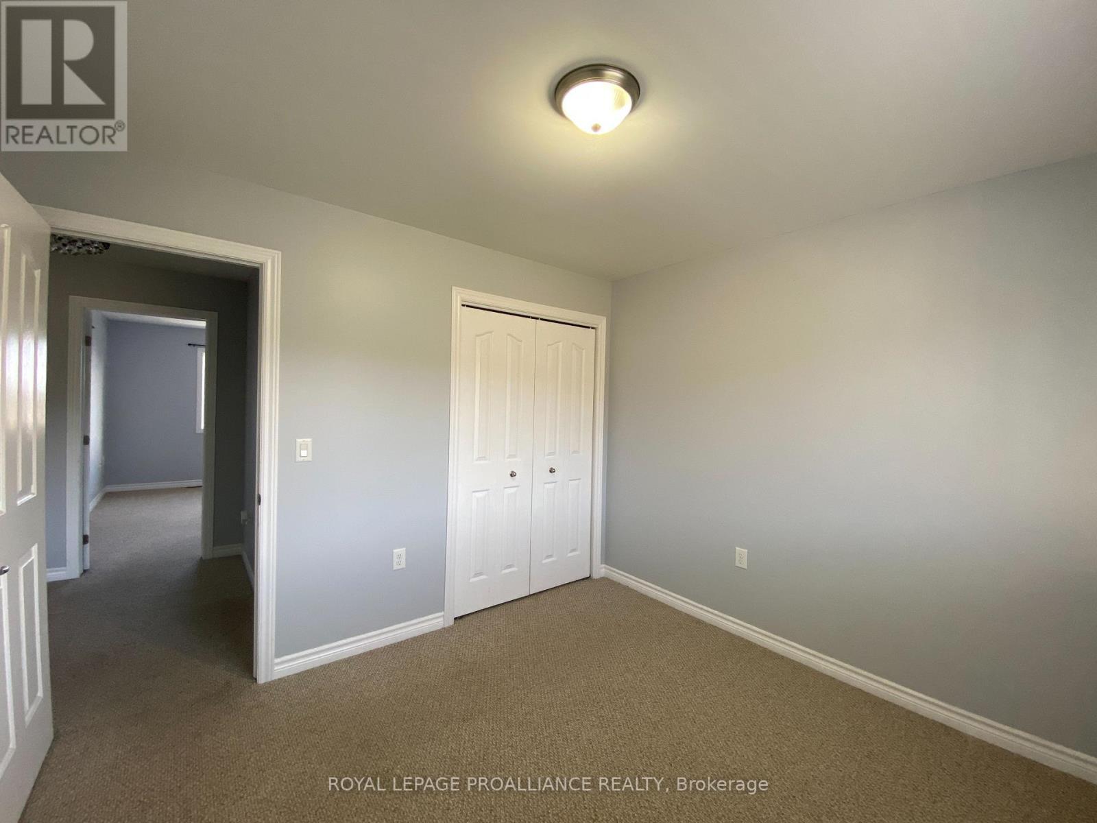 32 KARLEE CRT