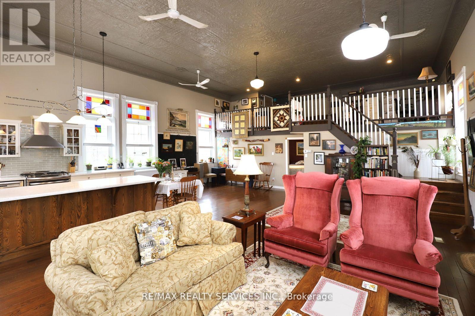 305 HARTLEY RD