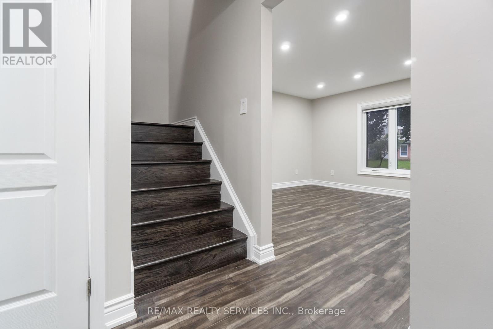 142 CORNERBROOK CRES