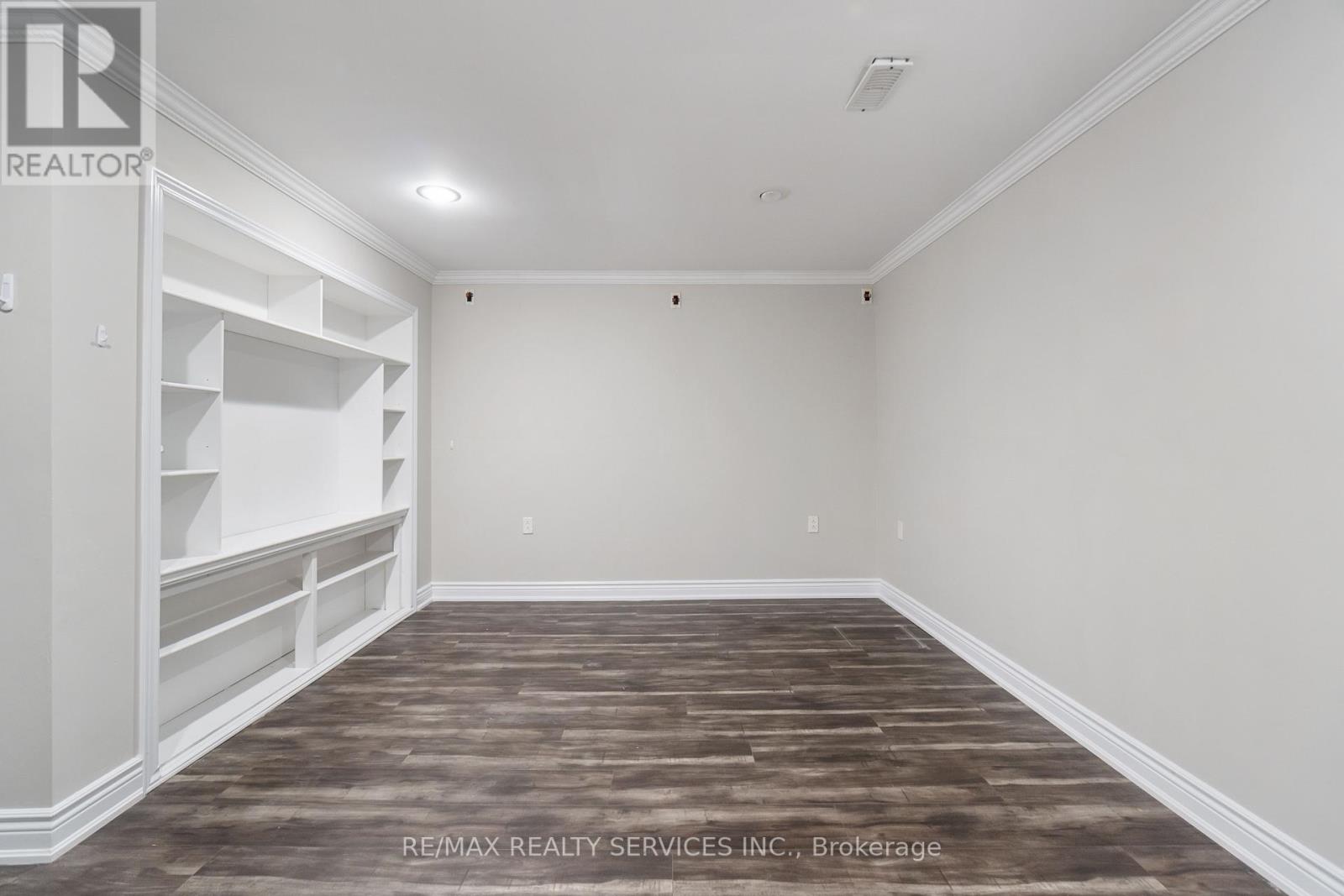 142 CORNERBROOK CRES