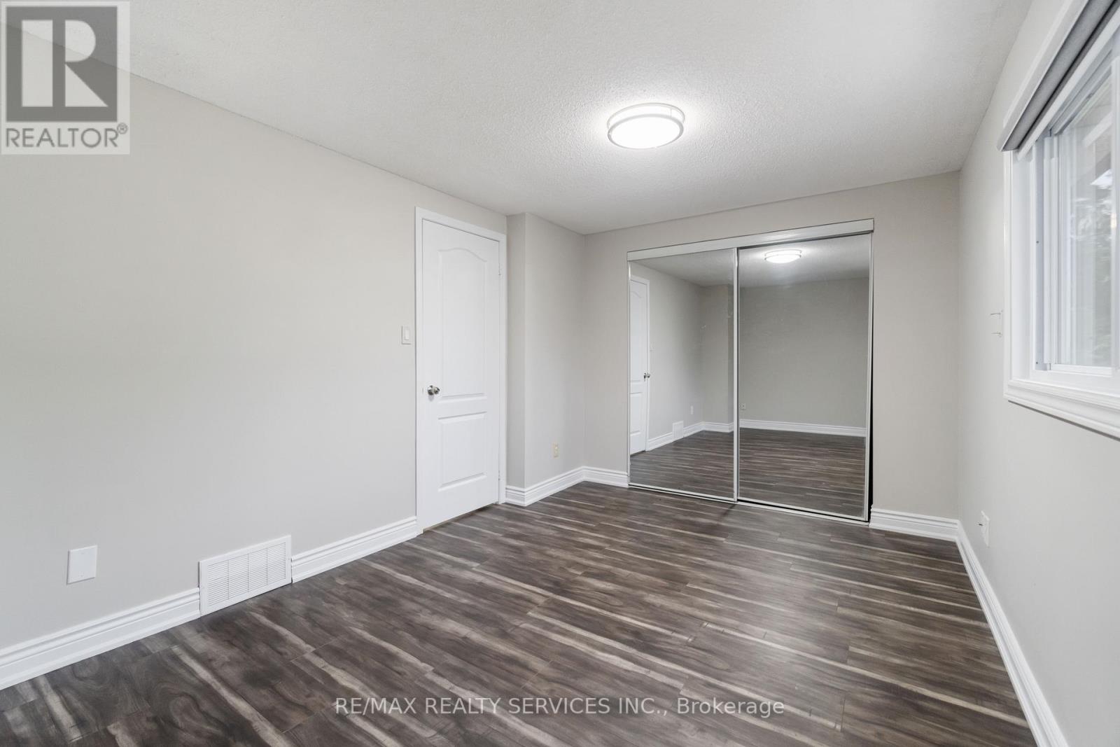 142 CORNERBROOK CRES