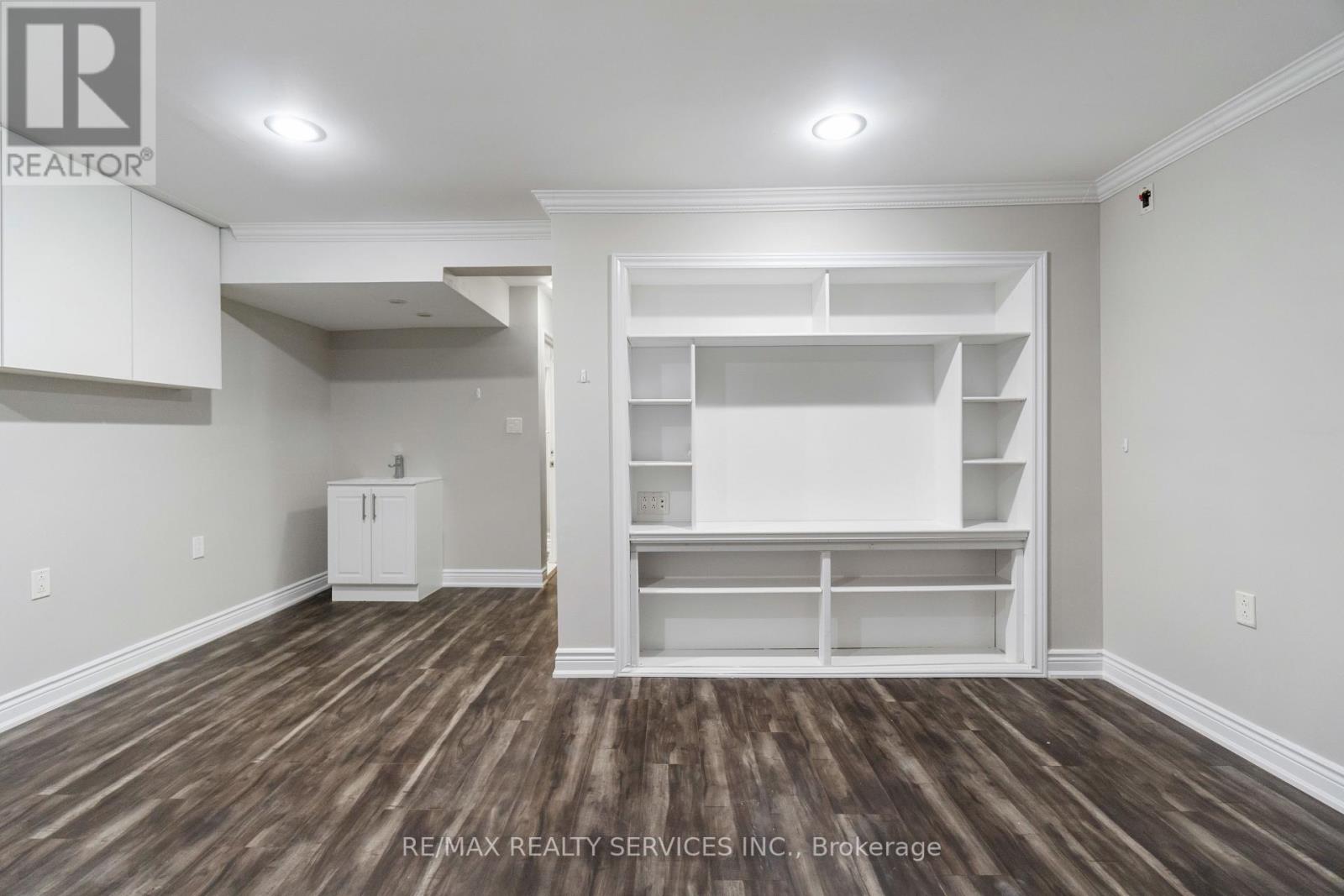 142 CORNERBROOK CRES