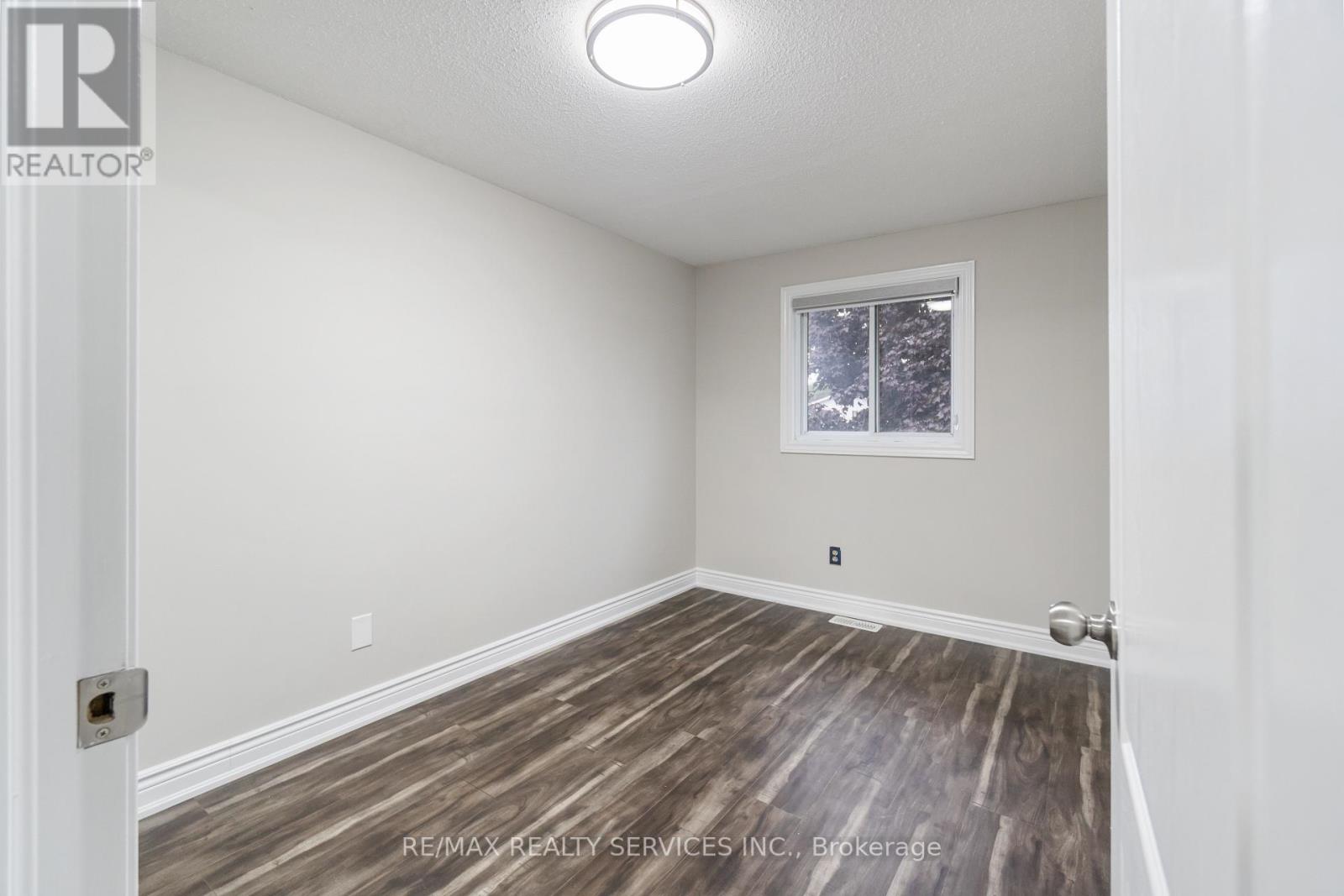 142 CORNERBROOK CRES