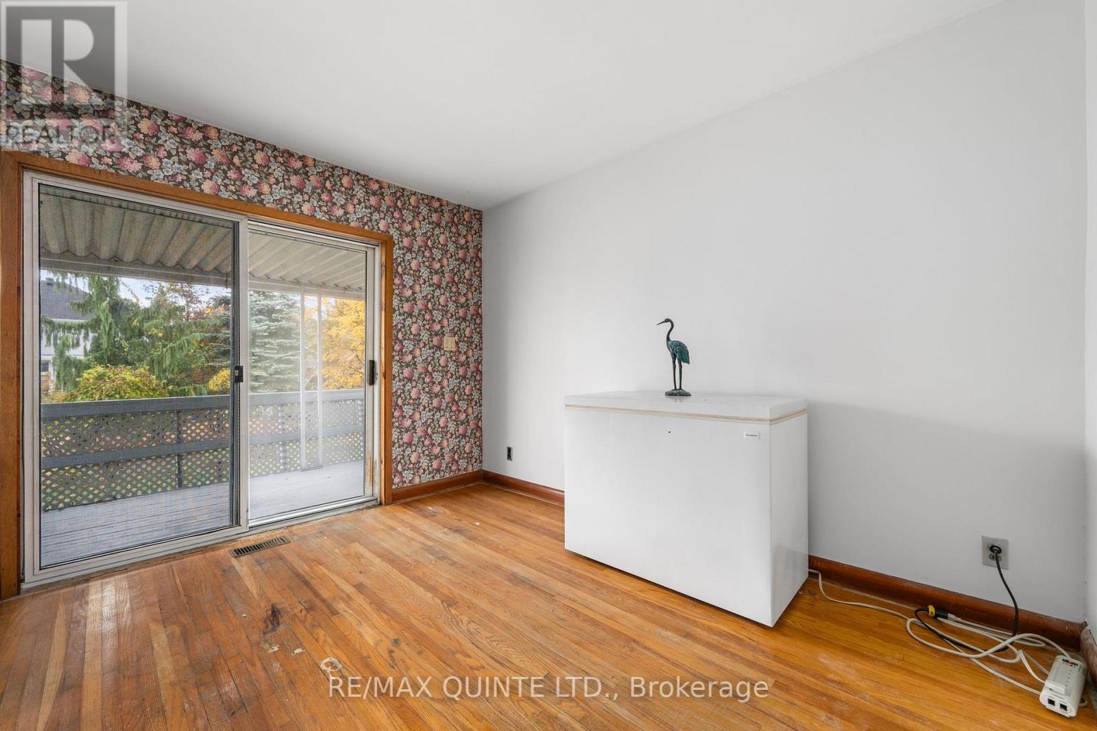 19 MUNRO AVE E