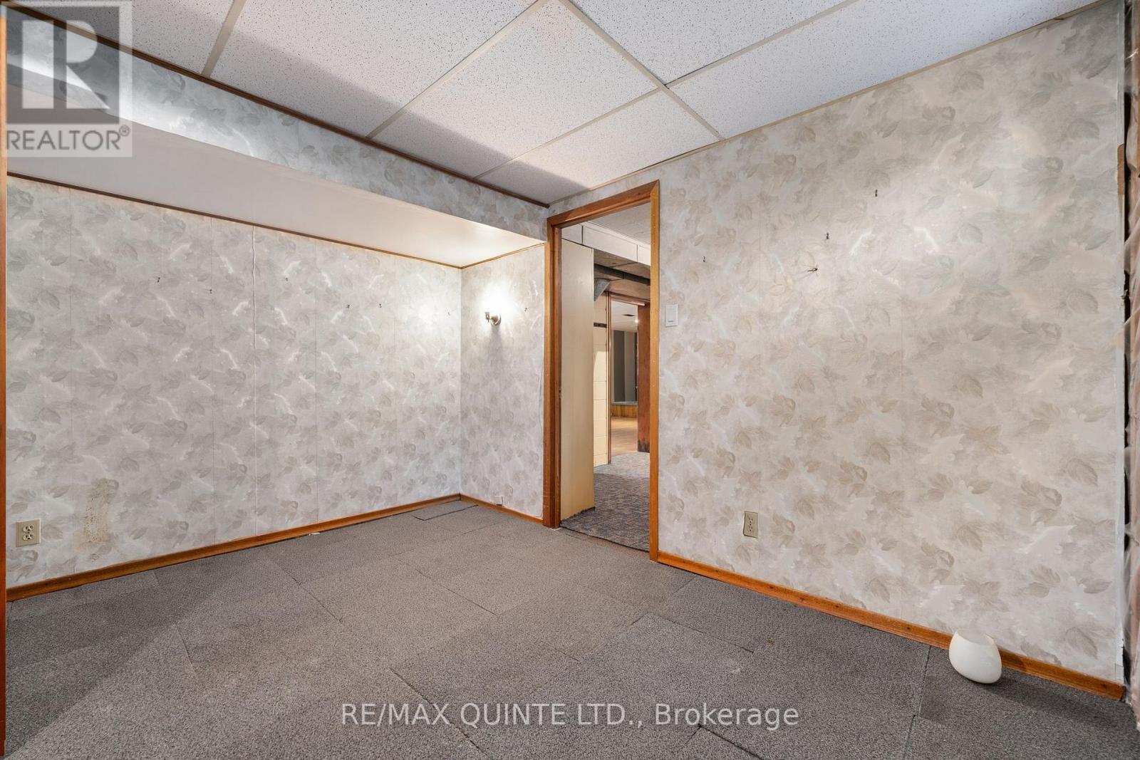 19 MUNRO AVE E