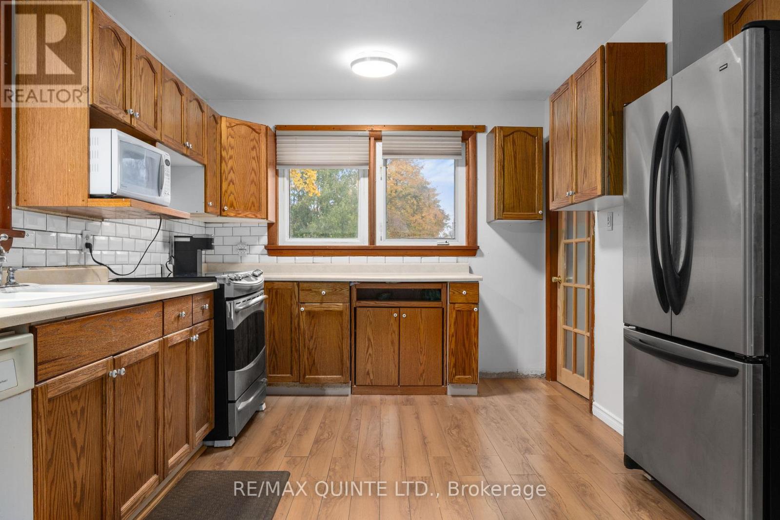 19 MUNRO AVE E