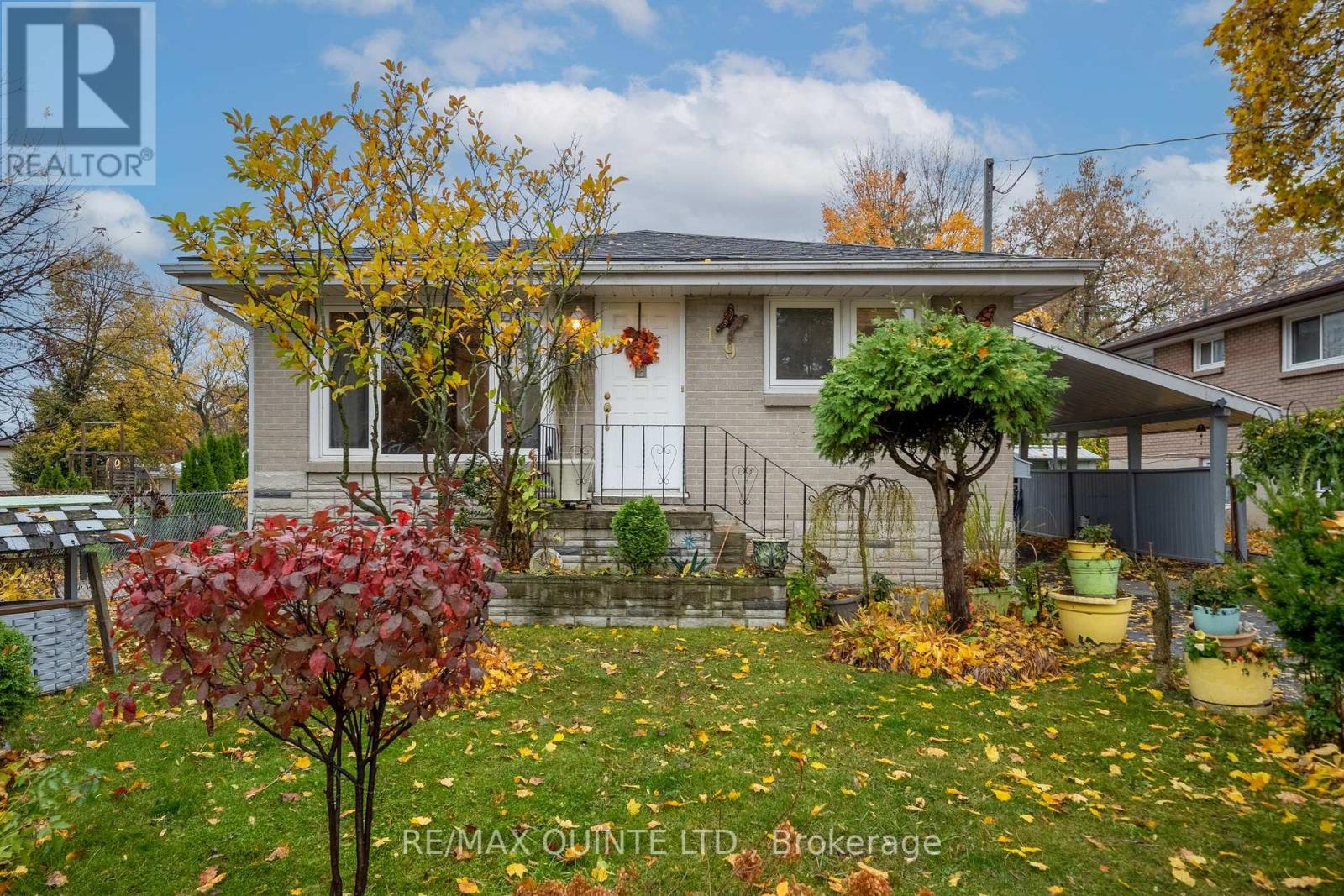 19 MUNRO AVE E