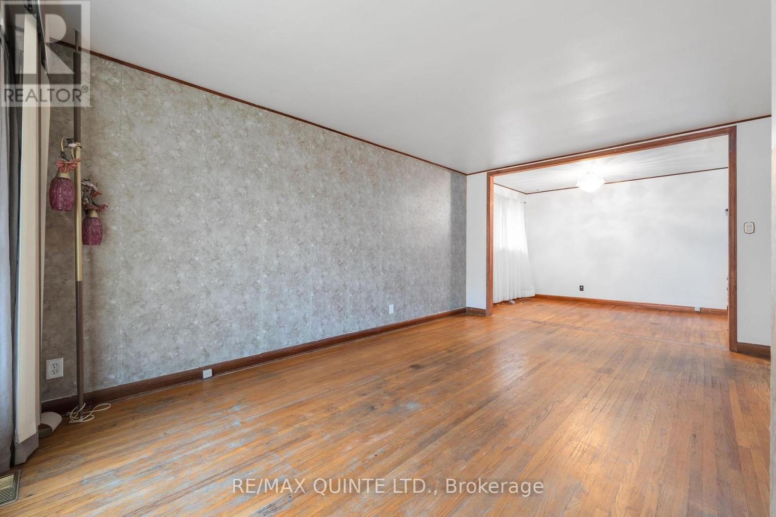 19 MUNRO AVE E