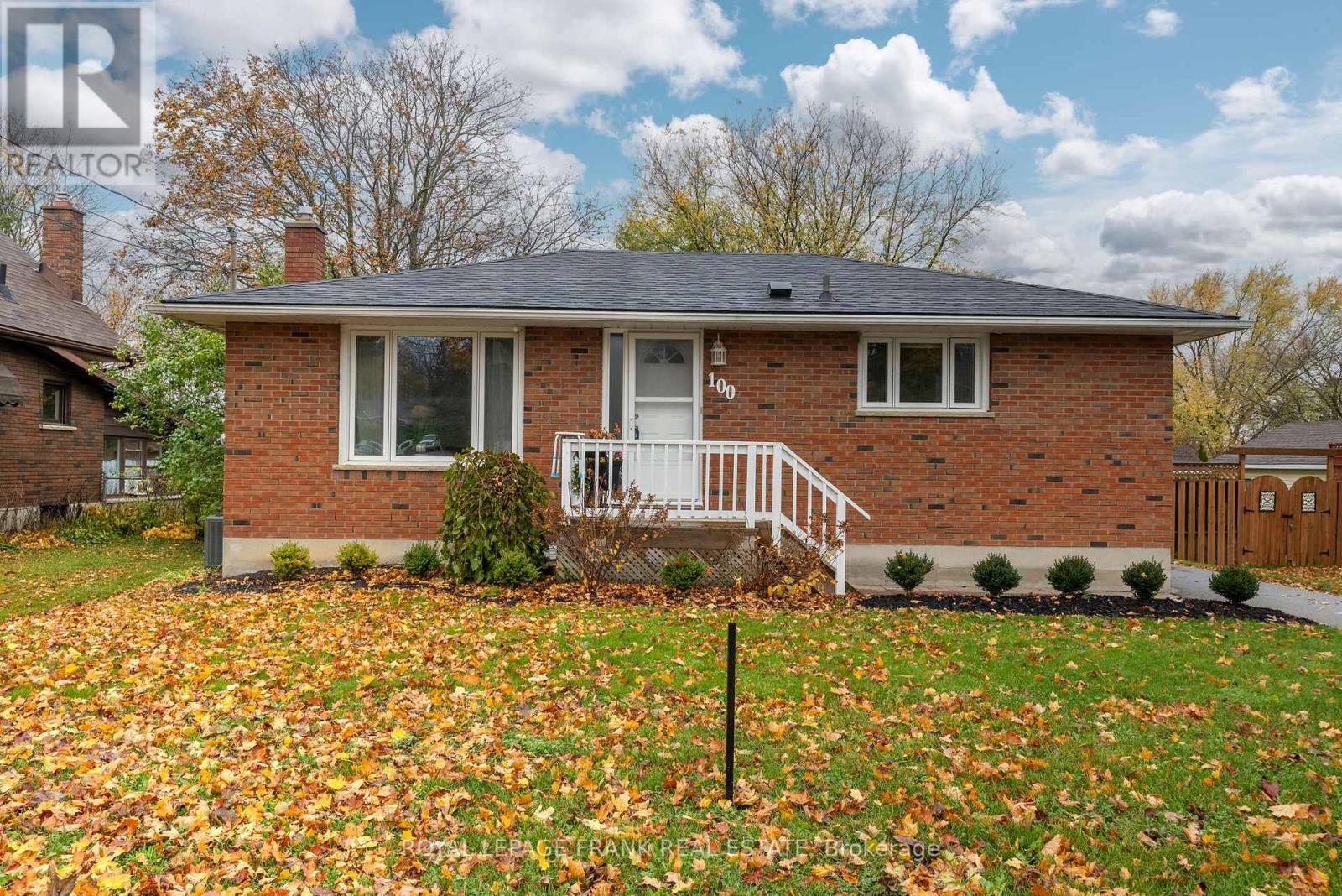 100 COLBORNE ST W