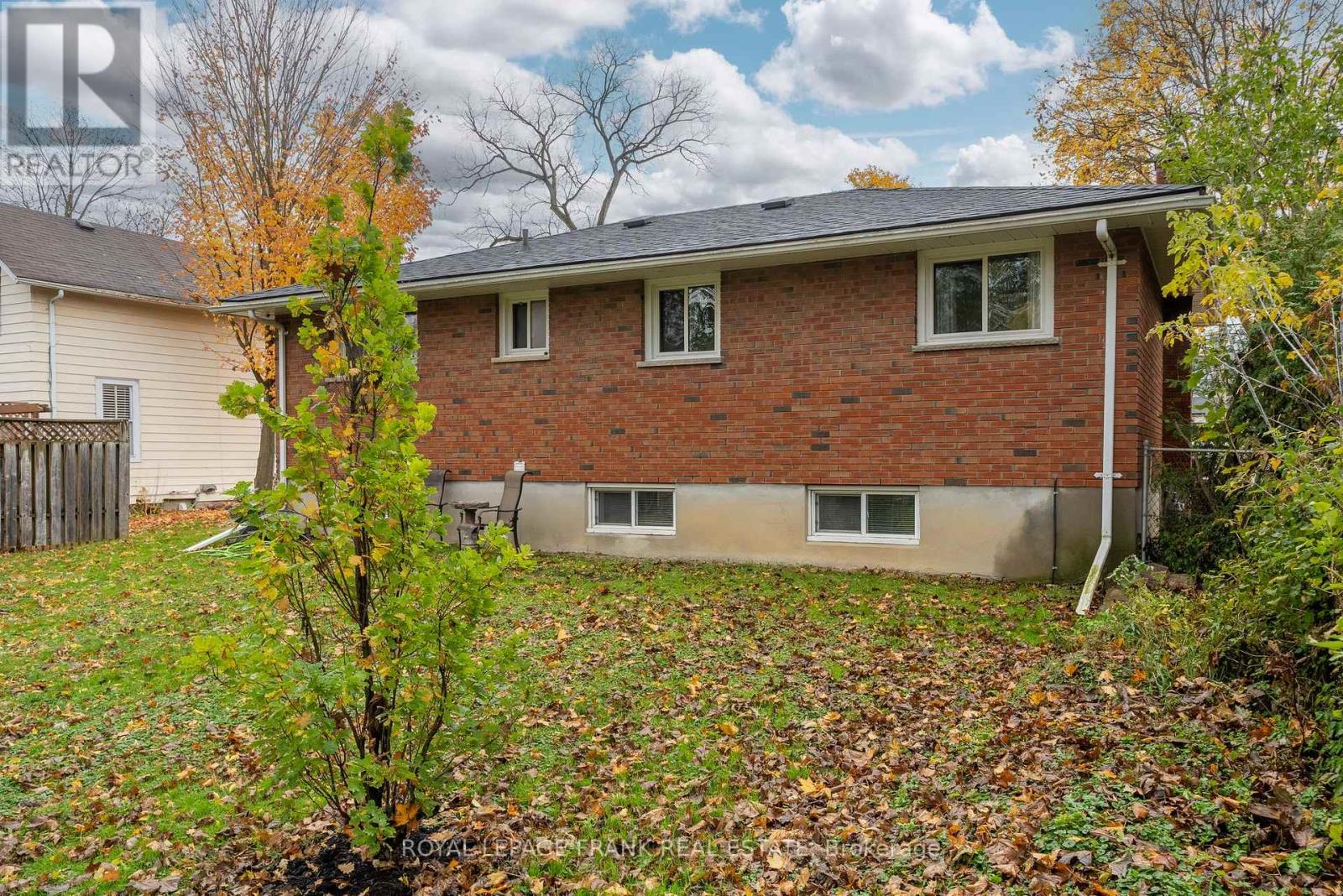 100 COLBORNE ST W