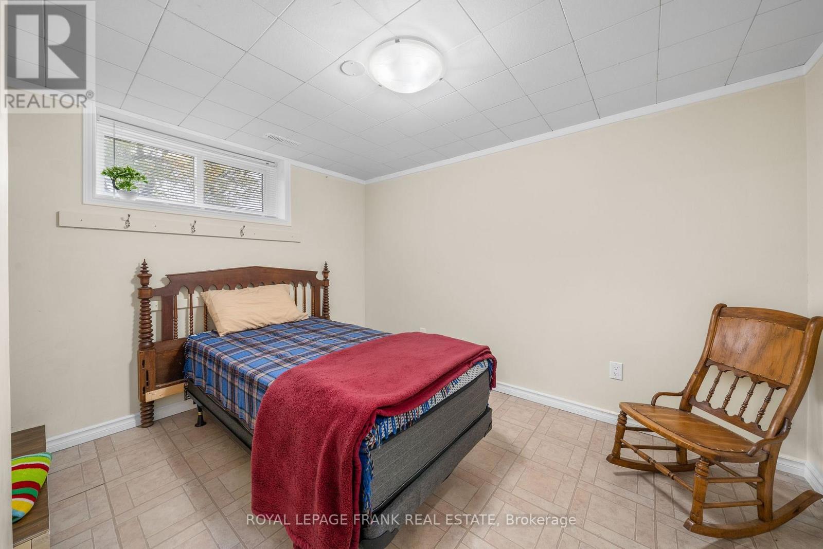 100 COLBORNE ST W